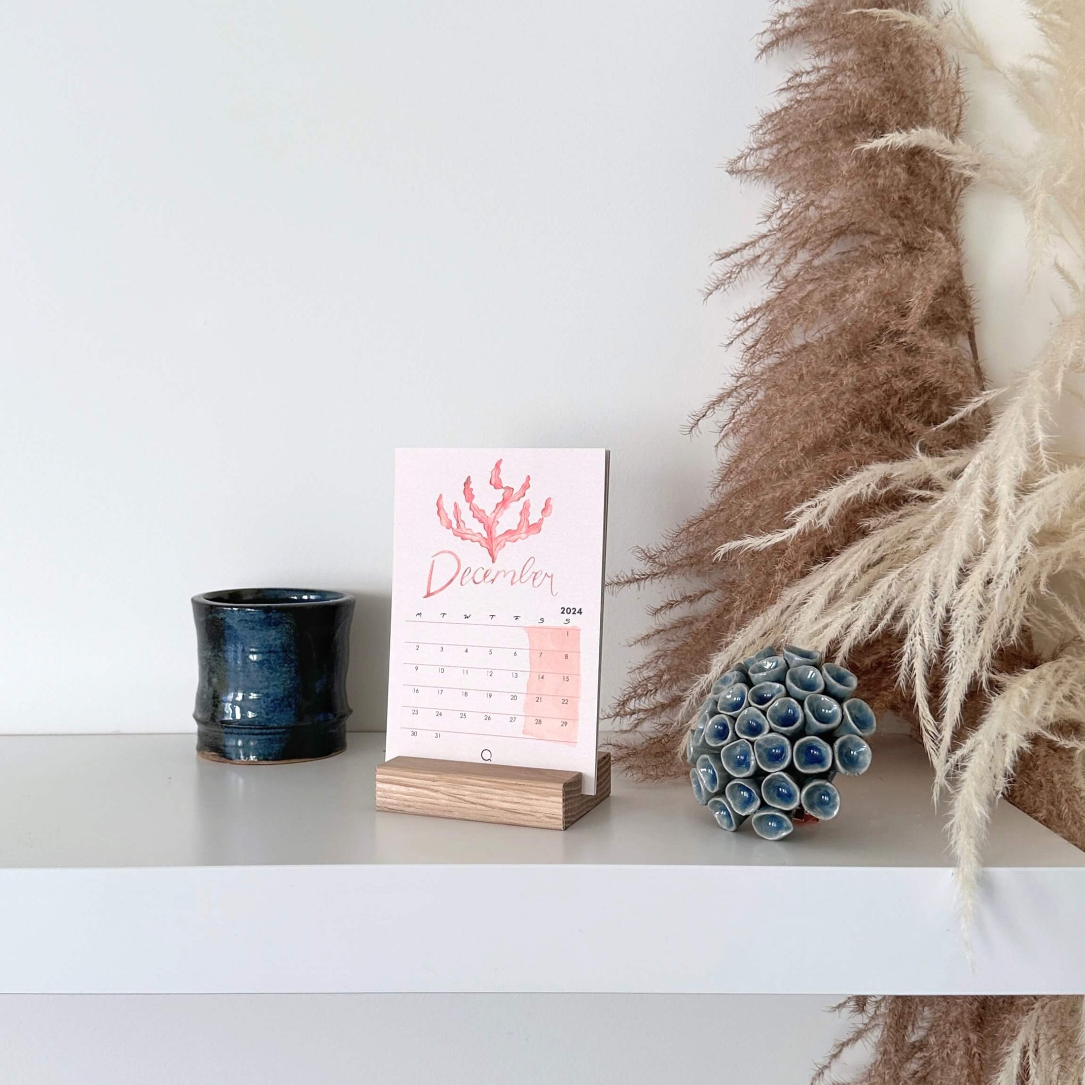Secret of the Seashells 16 months Desk Calendar with Timber Stand